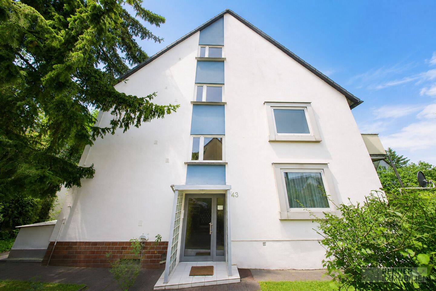 Charmante Dachgeschosswohnung mit 96m² Wohn-Nutzfläche! Möglichkeit zur Maisonette in Nürnberg Thon, 90425 Nürnberg