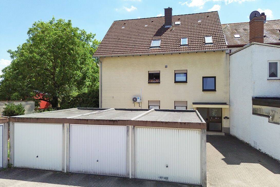 Zentral gelegene 3-Zimmer-Wohnung mit Loggia und Garage, 67346 Speyer (Angelhof I und II Speyer)
