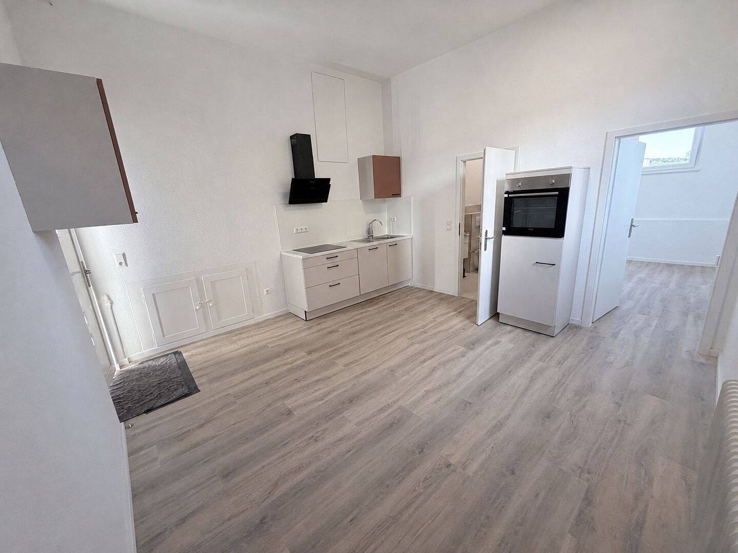 Modern sanierte 2-Zimmer-Wohnung (35 m²) im Erdgeschoss mit neuer Einbauküche, Stellplatz und Glasfaser, 72622 Nürtingen