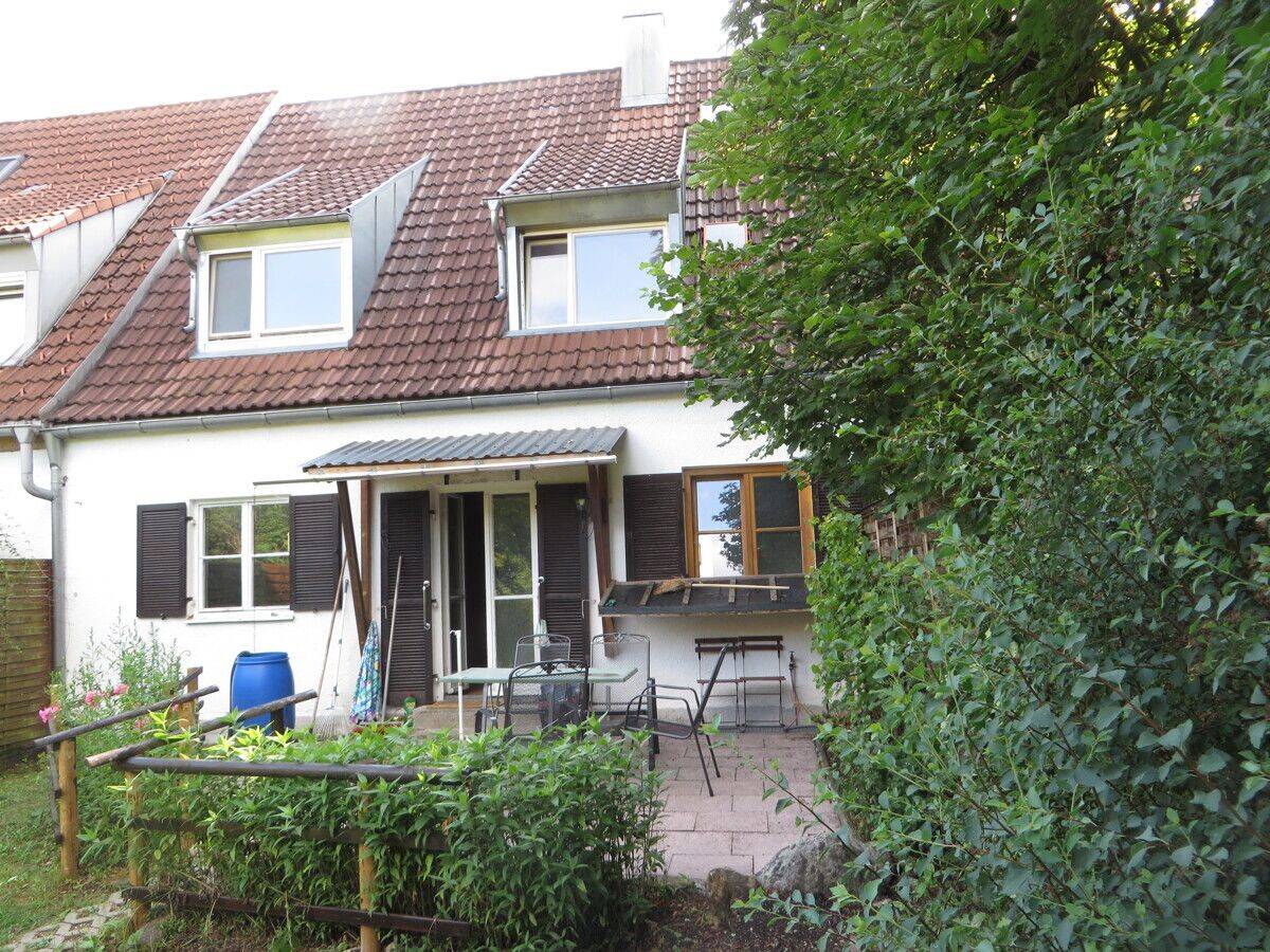 Kleine Oase Altwaldramer Reihenmittelhaus mit schönem Garten, 82515 Wolfratshausen