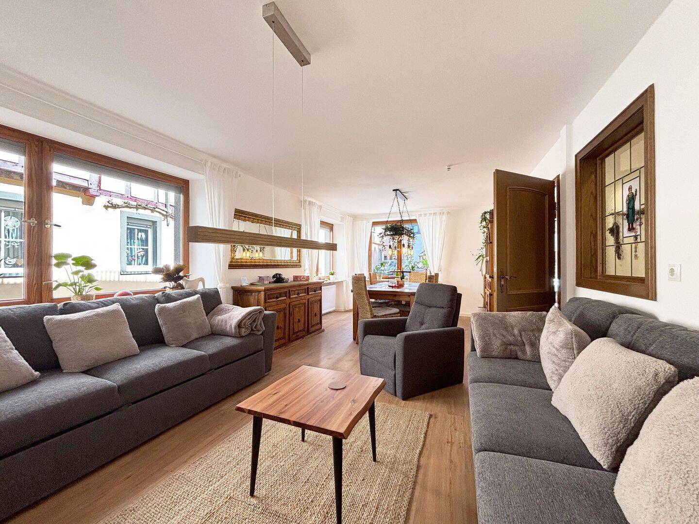 Wohnhaus mit 2 komplett ausgestatteten Ferienwohnungen – Familienhaus – Mehrgenerationenhaus – Wohnen und Arbeiten im Eigenheim, 56254 Moselkern