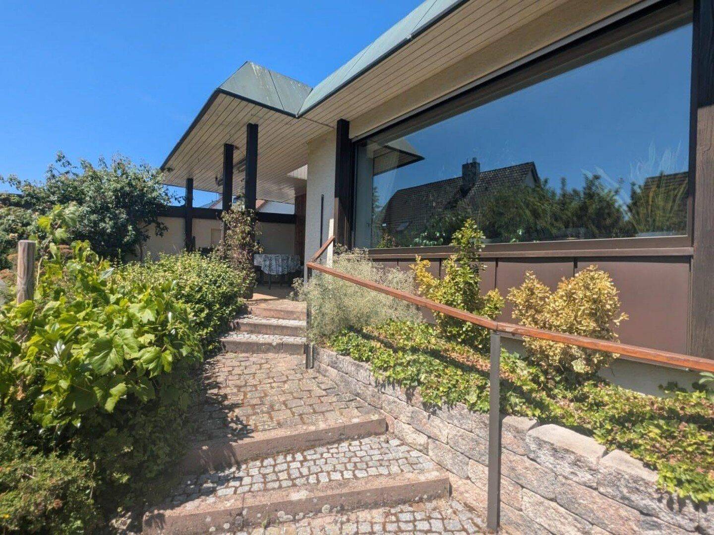 Einfamilienhaus mit Einliegerwohnung und idyllischem Garten in toller Lage, provisionsfrei, 74321 Bietigheim-Bissingen