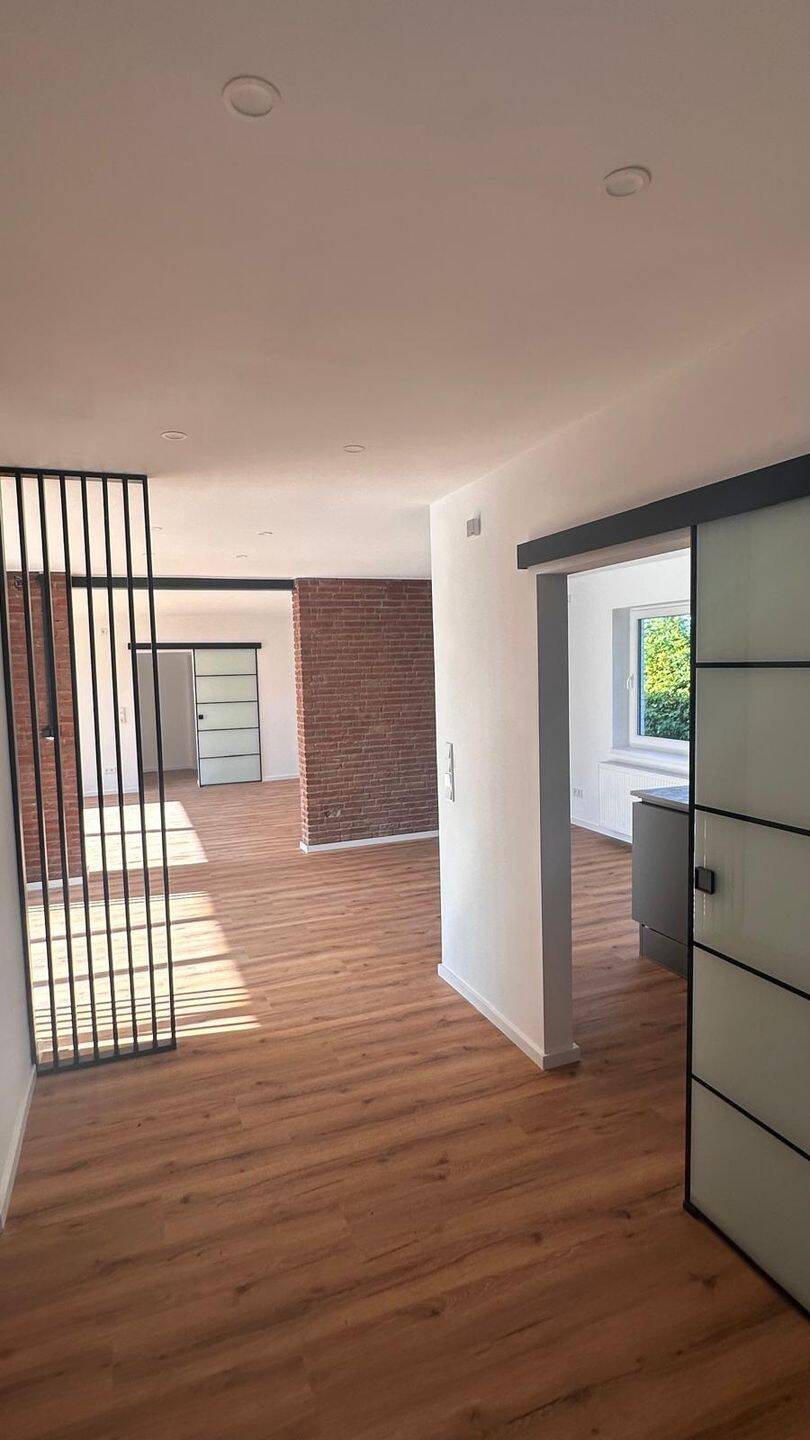 Hochwertig sanierter 4-Zimmer-Bungalow zentral mit großem Garten, 21640 Horneburg