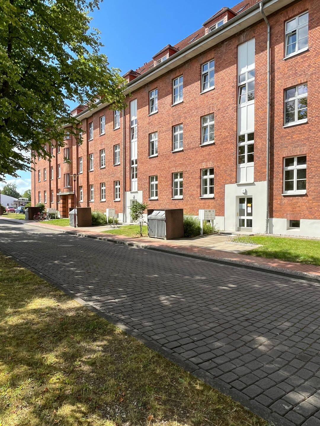 Helle 3-Zimmer-Wohnung mit Balkon und Stellplatz in Parchim – ab 01.09.2026 verfügbar., 19370 Parchim