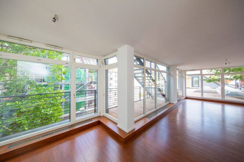 2-Zi-Penthouse-Whg mit großer Terrasse bodentiefen Fenstern EBK u. Aufzug, 10435 Berlin (Mitte Prenzlauer Berg)