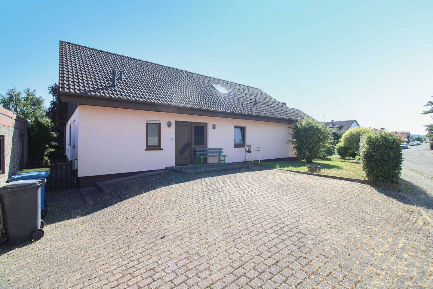 Flexibles Zweifamilienhaus mit großem Garten – ideal für Generationen, Wohnen & Vermieten, 35447 Reiskirchen