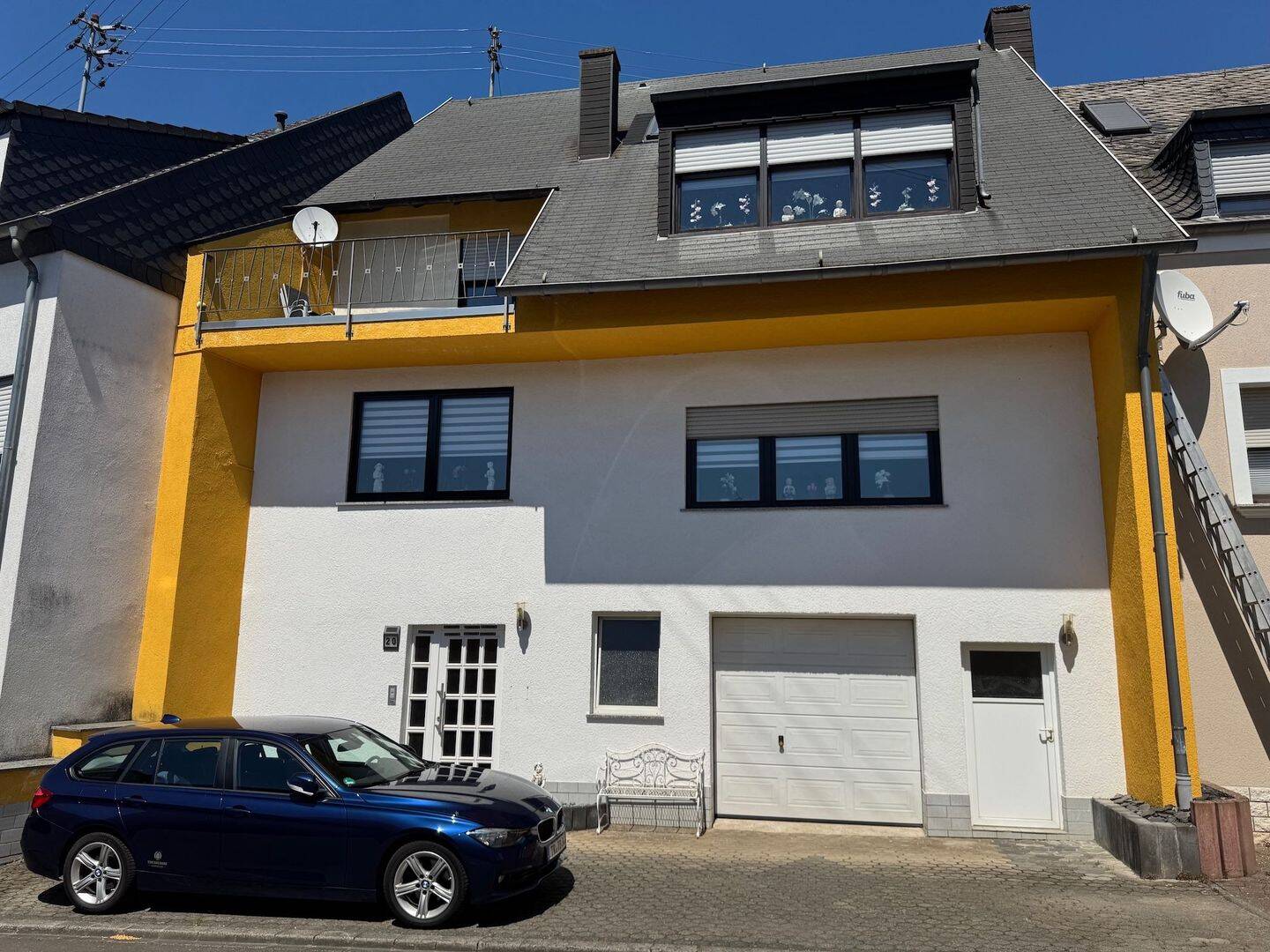 Großzügiges Einfamilienhaus mit Garage, Garten, Balkon und Terrasse in Fell, 54341 Fell