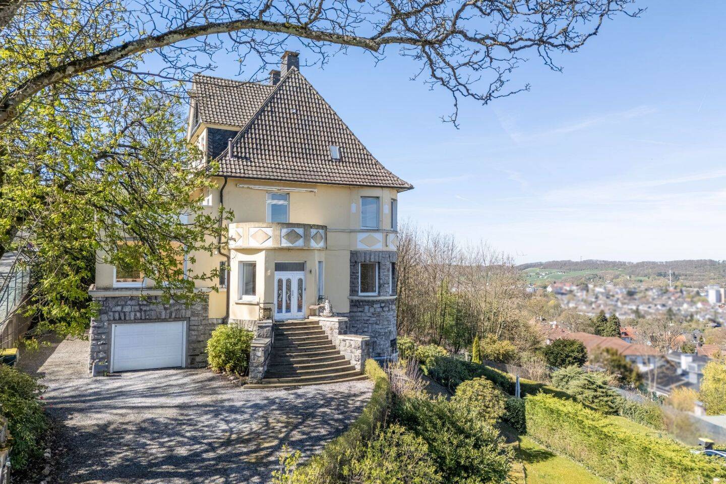 Die Unternehmervilla auf der Alexanderhöhe mit spektakulärem Panoramablick, 58644 Iserlohn