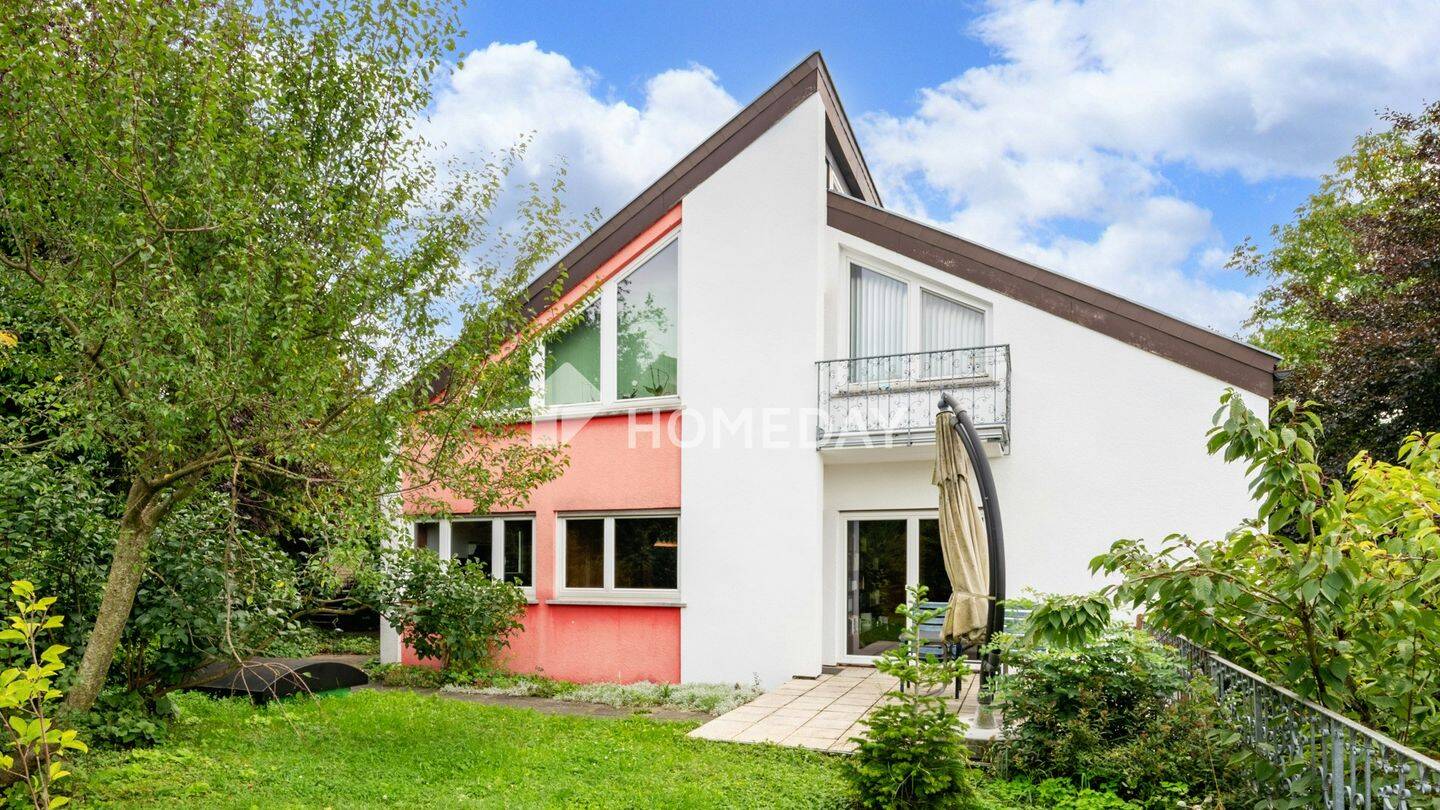 Wohnen & investieren im Grünen – gepflegtes Haus mit vielen Nutzungsmöglichkeiten & Gartenparadies, 72829 Engstingen