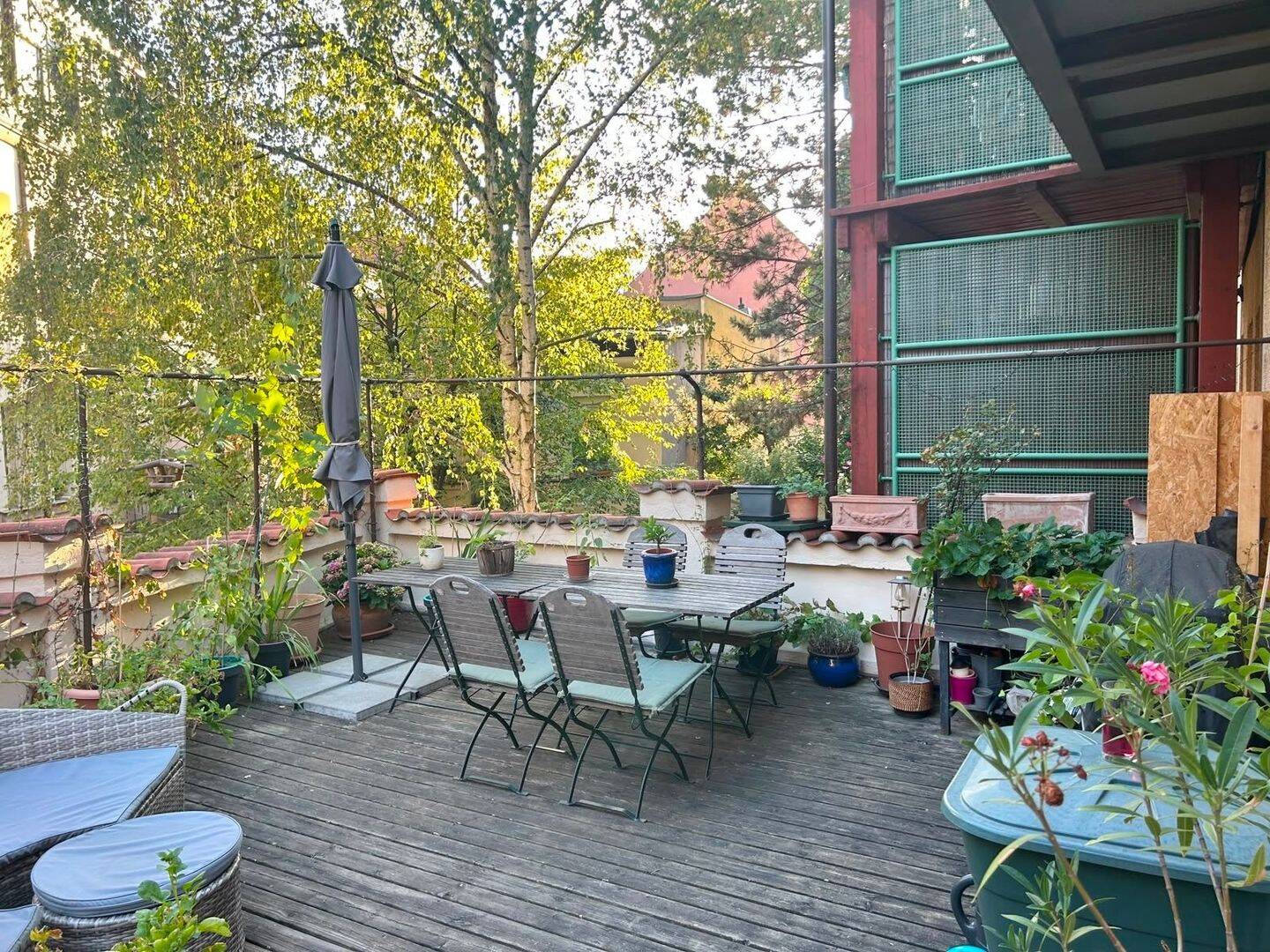 St. Peter ! Komplett renovierte chice 3-ZW, 85 m², 1.OG mit großer Terrasse in ruhiger Lage, 90478 Nürnberg (Dutzendteich Gleißhammer Glockenhof Sankt Peter Zerzabelshof)