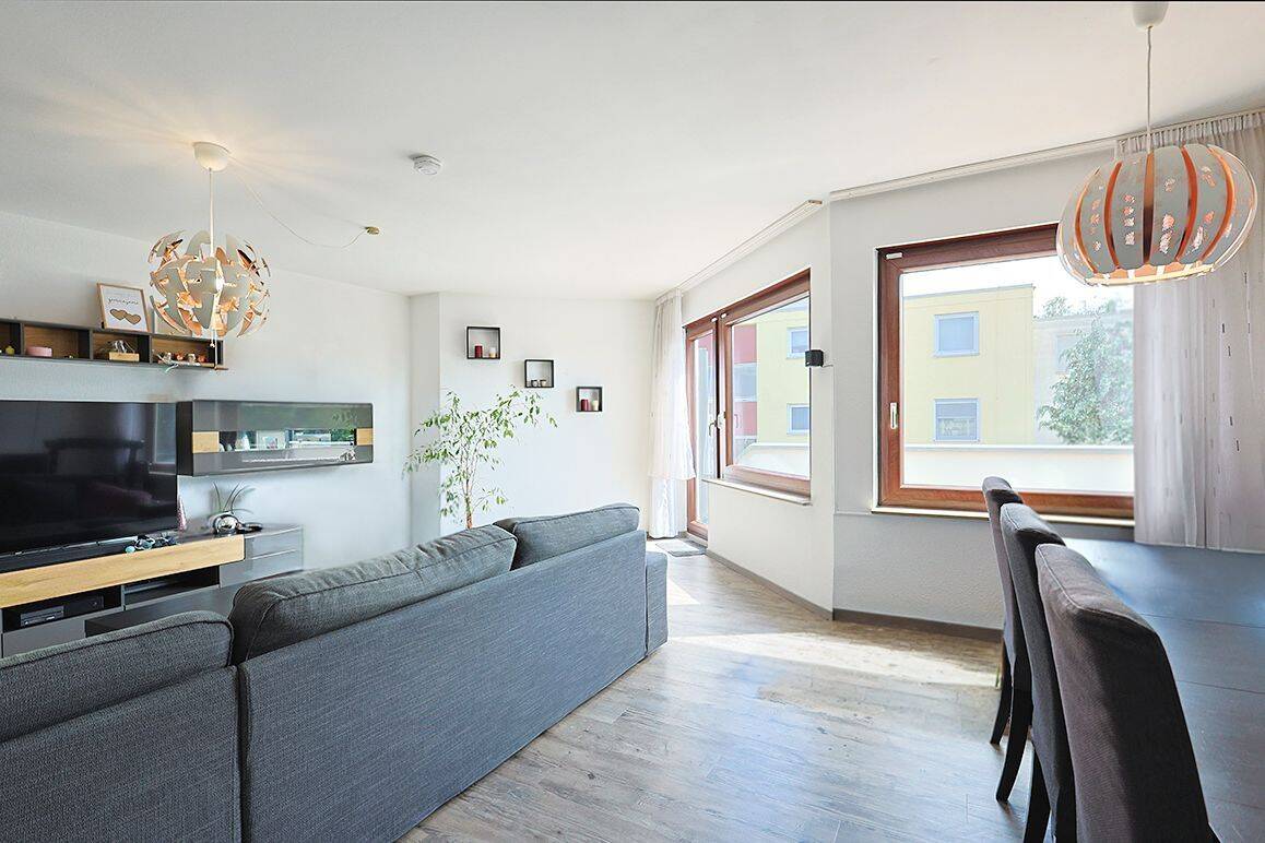 Optimal für Singles oder Paare! Modernisierte Wohnung mit sonnigem Süd-Balkon, 71701 Schwieberdingen