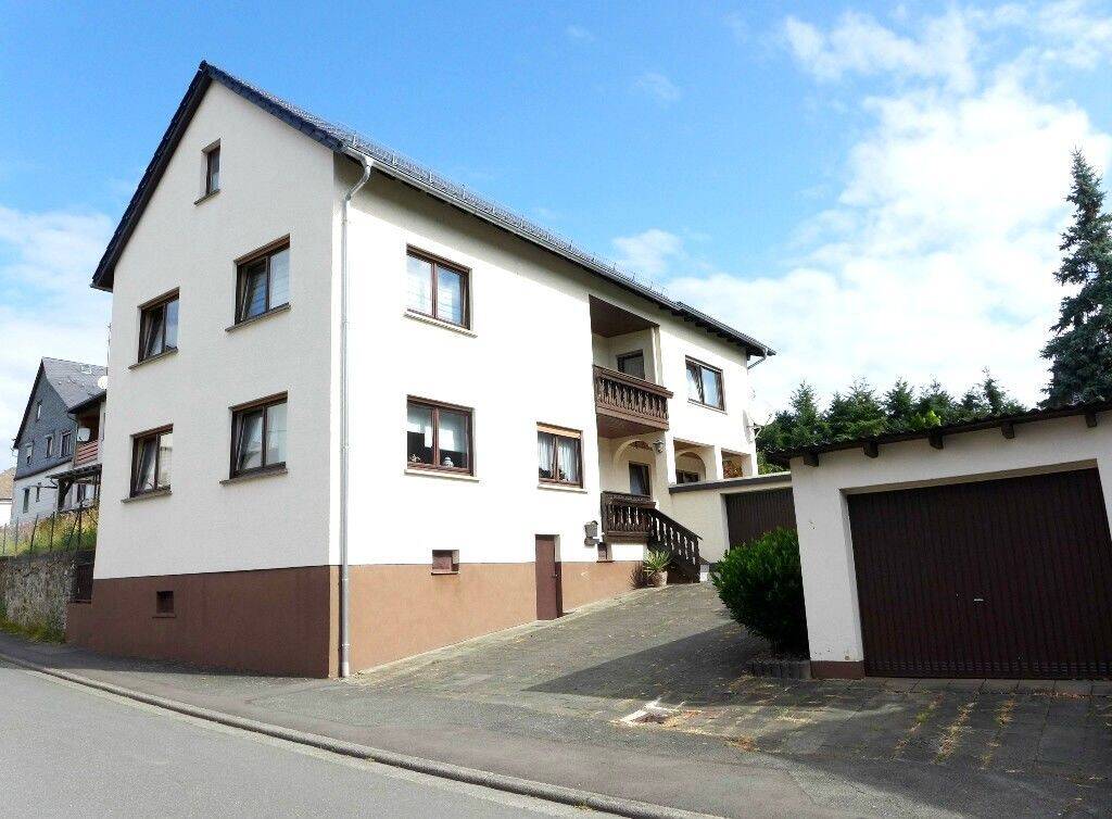 Gepflegtes Wohnhaus mit parkartigem Garten, 35630 Ehringshausen