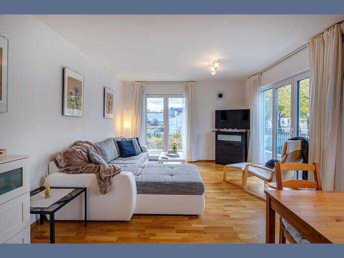 Möbliert: Schöne möblierte Wohnung in Oberschleißheim, 85764 Oberschleißheim