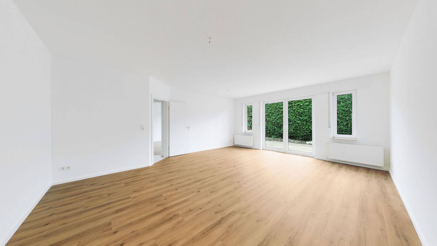 Erstbezug nach Renovierung! Erdgeschosswohnung mit Garten und zwei Stellplätzen, 27243 Dünsen
