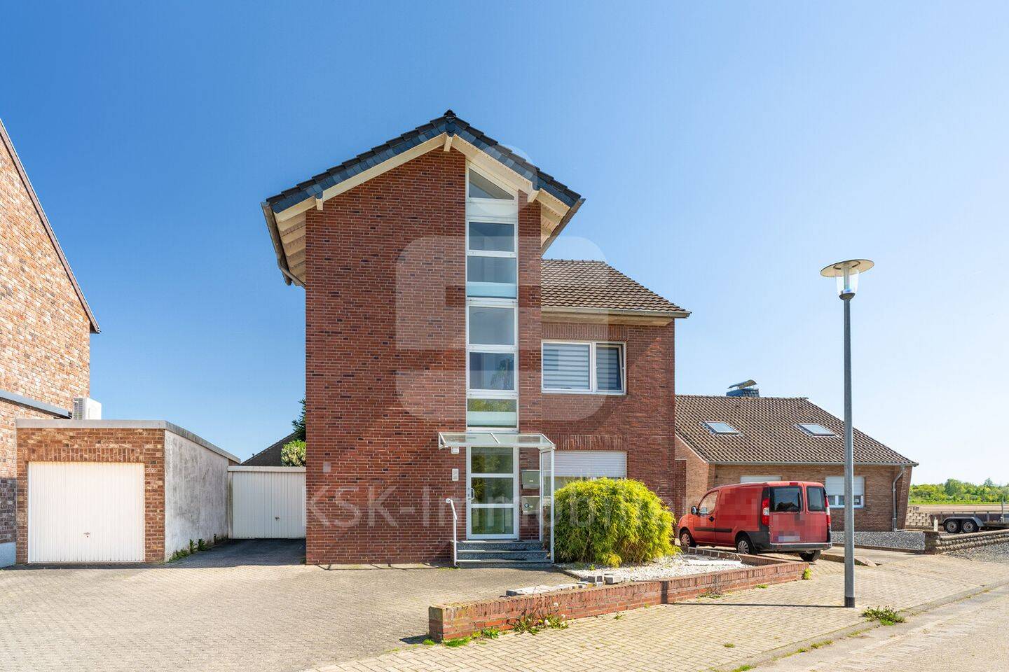 Gepflegtes und Freistehendes Zweifamilienhaus in top Lage zum zukünftigen See., 50189 Elsdorf