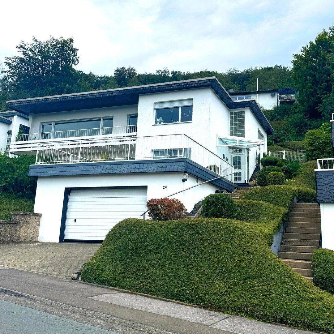 ZWEIFAMILIENHAUS | ZWEI WOHNUNGEN | ZWEI GÄRTEN | HAUS MIT PANORAMA-BLICK, 58513 Lüdenscheid