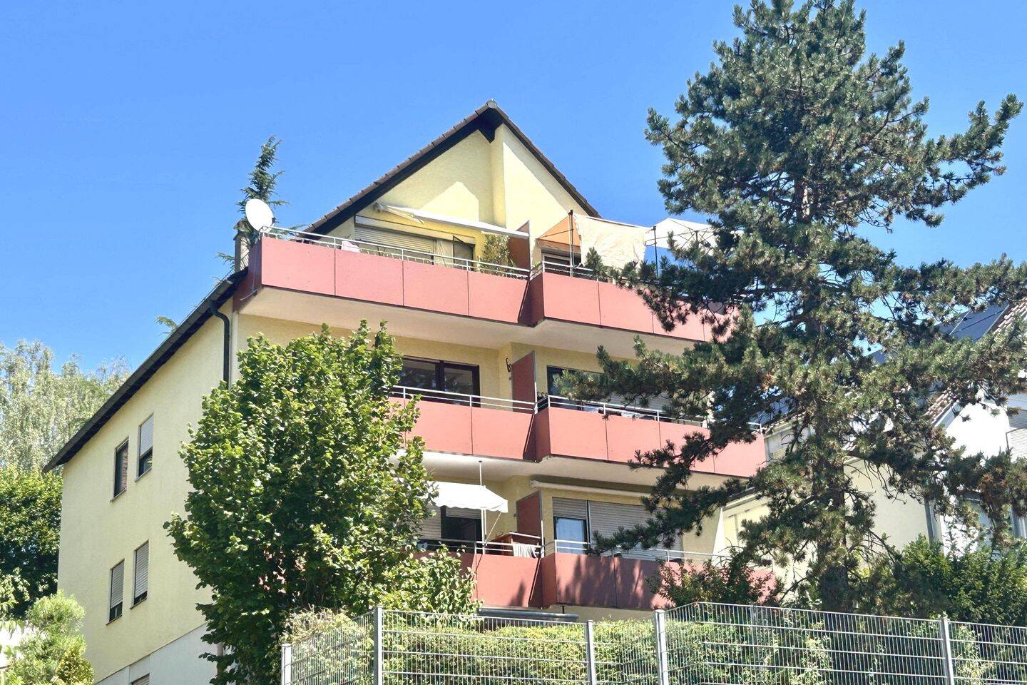 Hell + frei für Sportliche!! 2-Zi.-Wohnung mit Balkon, 1. OG, TL-Bad, kleiner Doppelparker, 70469 Stuttgart (Feuerbach Zuffenhausen)