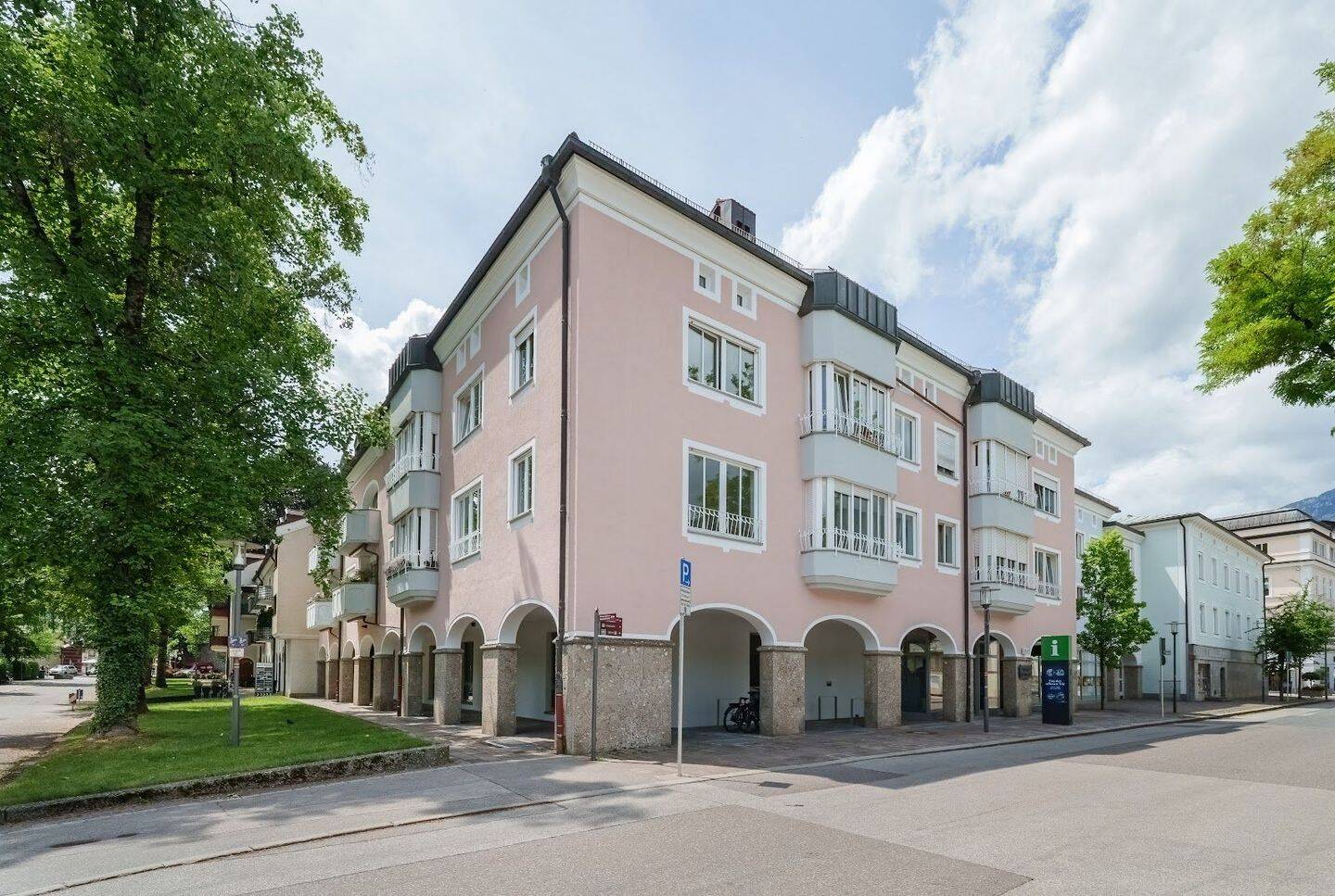 Gemütliche 2-Zimmer-Dachgeschosswohnung in der Diana Passage, 83435 Bad Reichenhall