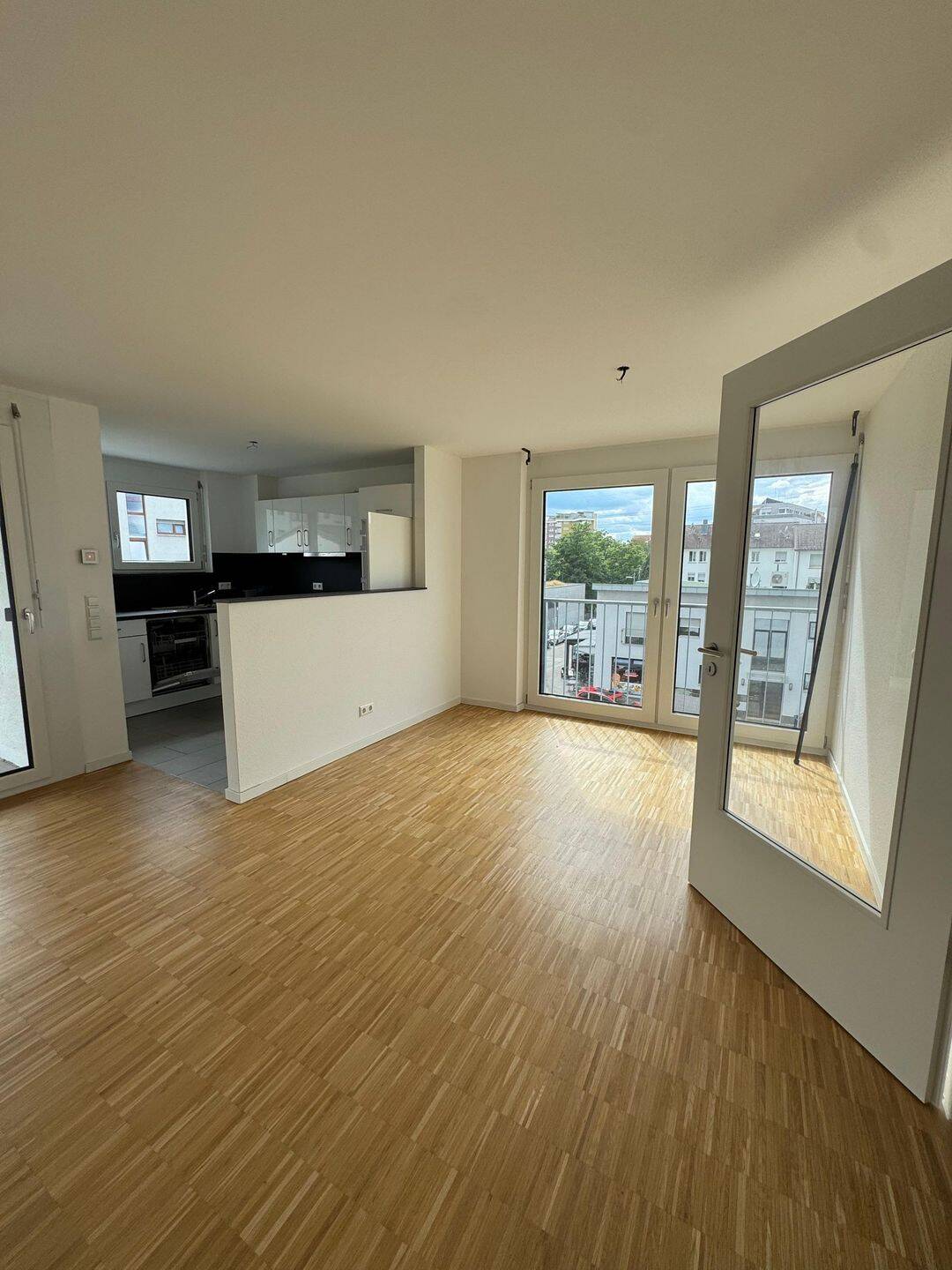 Einzugsbonus: 1 Nettokaltmiete frei – moderne 3-Zimmer-Wohnung in Stuttgart, 70437 Stuttgart (Freiberg Mönchfeld Rot Zazenhausen Zuffenhausen)