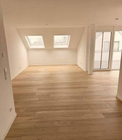 Achtung! 4-Zimmer-Wohnung mit Dachterrasse in Kaarst!, 41564 Kaarst