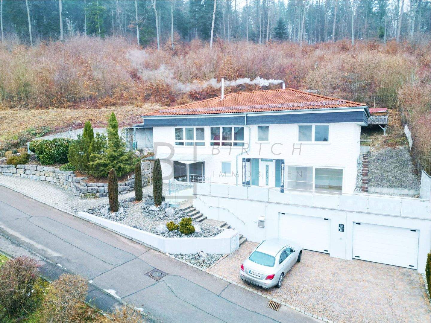 Massiv gebautes Wohnhaus mit Einliegerwohnung, Kamin und Waldrandlage, 89601 Schelklingen