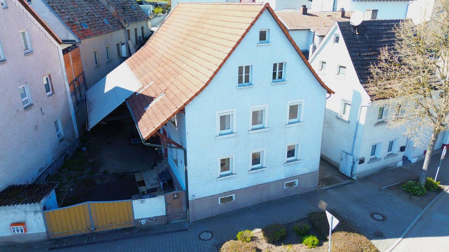 Sanierungsobjekt mit großem Entwicklungspotenzial – Wohnhaus mit Scheune, Stall und Ausbaureserven, 74889 Sinsheim