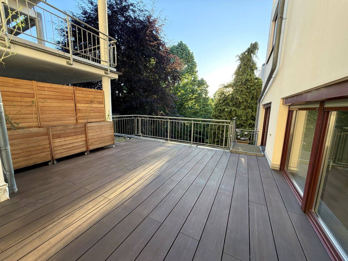 Luxuriös und exklusiv wohnen im Herzen der Altstadt – Designerküche + Sonnenterrasse mit Blick ins Grüne, 54290 Trier (Innenstadt Trier-Süd)