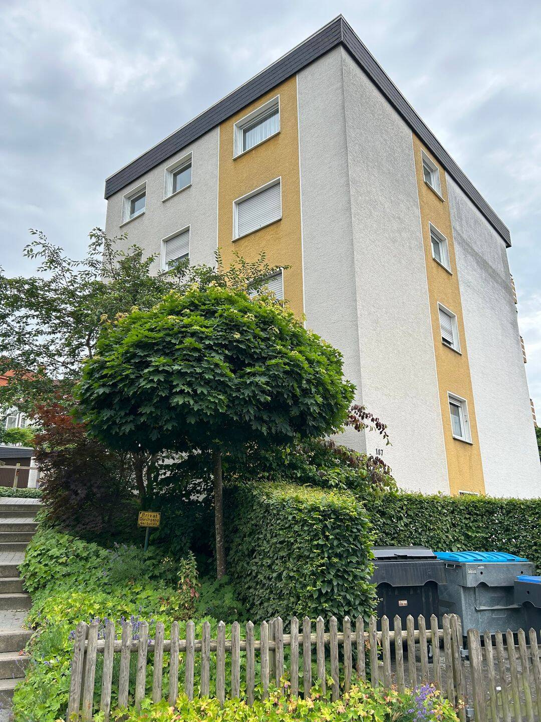 Frisch renovierte 4-Zimmer-Wohnung mit Balkon in einem Mehrfamilienhaus in Arnsberg, 59821 Arnsberg