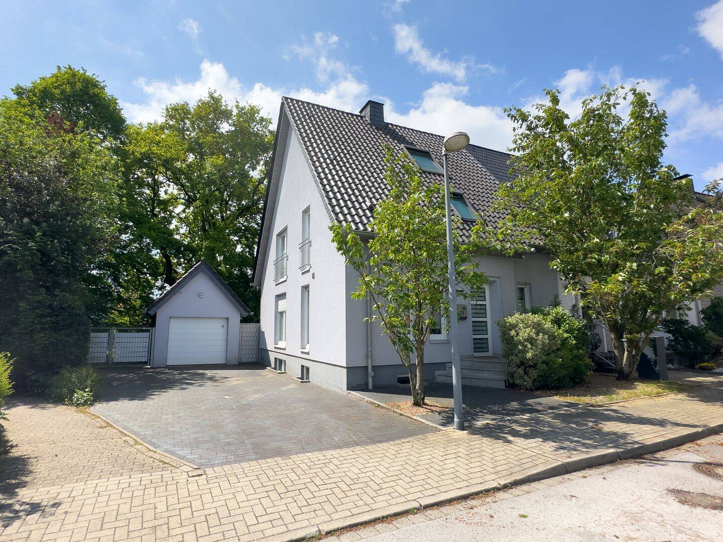 Große, moderne Doppelhaushälfte in ruhiger Lage von Herten-Disteln, 45699 Herten