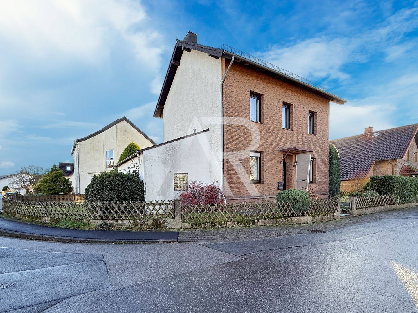 Familienfreundliches Einfamilienhaus mit Dachstudio und einmaligem Fernblick!, 52379 Langerwehe