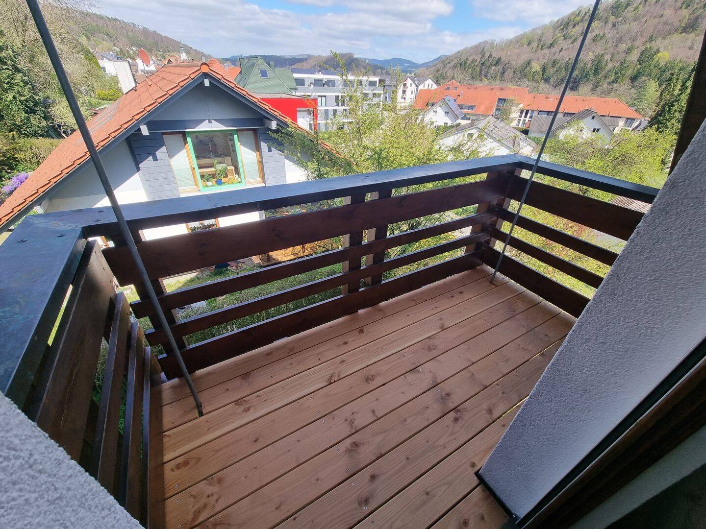 Lichtdurchflutete Maisonette Wohnung mit Balkon und Galerie, 79780 Stühlingen
