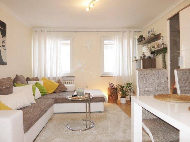 2-Zi-Wohnung mit kl. Balkon und EBK, 75173 Pforzheim