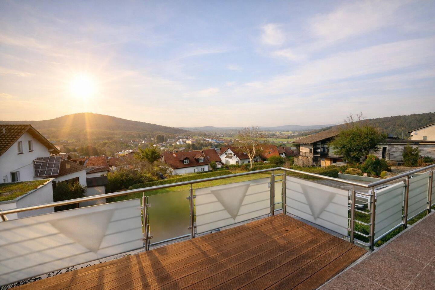 178 m2 Doppelhaushälfte mit Panoramablick- 2 Badezimmer – Panorama-Balkonterasse, 93466 Chamerau