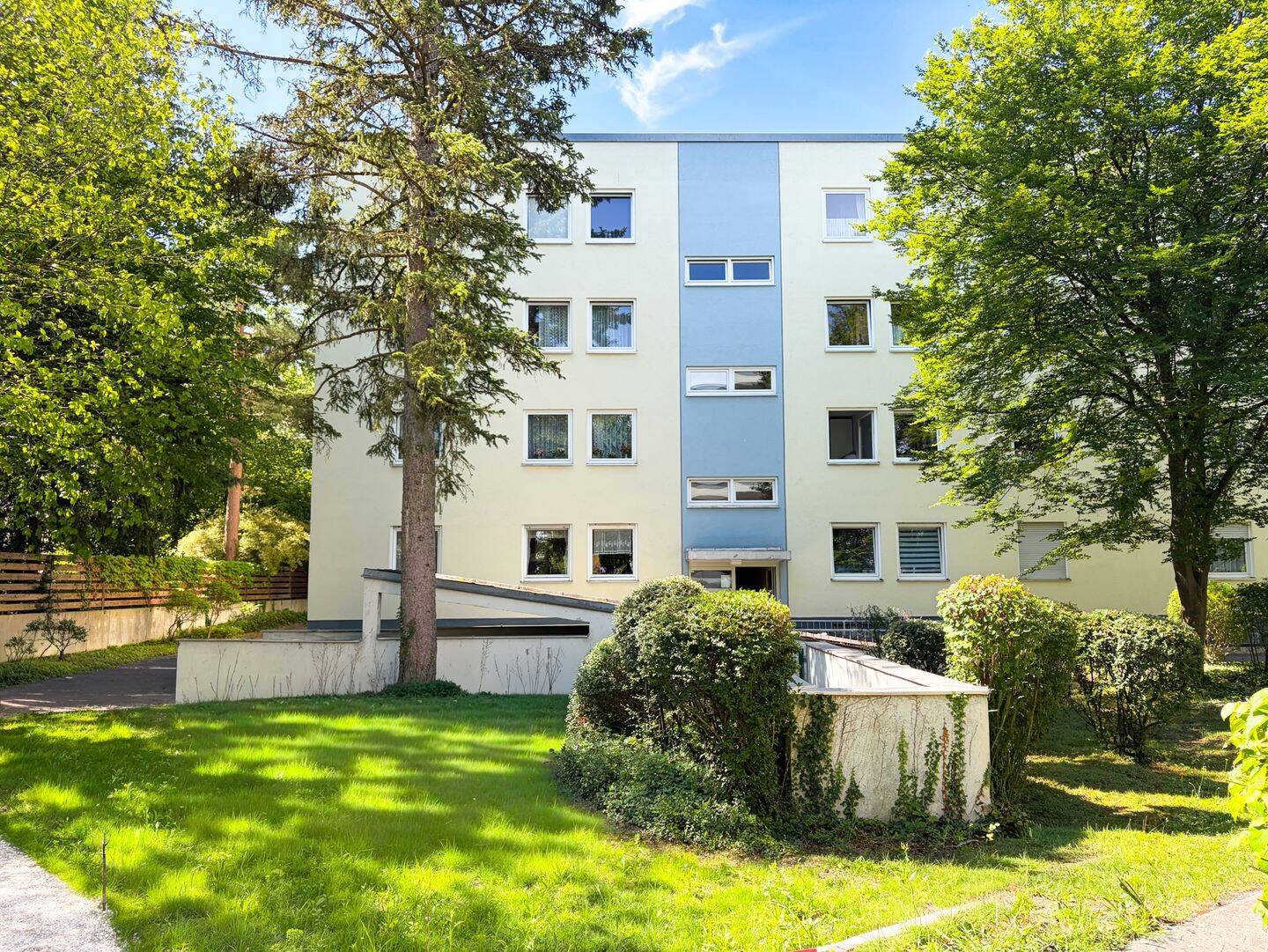 Bezugsfreie 3-Zimmer-Wohnung mit sonnigem Balkon, 81241 München (Aubing-Lochhausen-Langwied Pasing-Obermenzing)