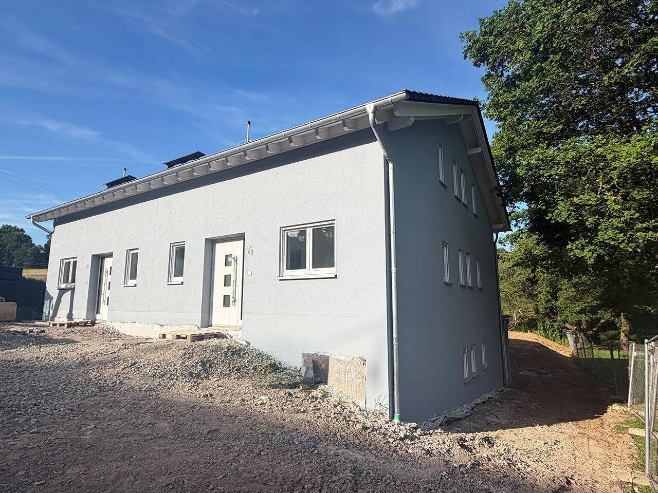 MANNELLA *Sonnige Aussichtslage. Neubau-Doppelhaushälfte mit Einliegerwohnung.*, 53809 Ruppichteroth