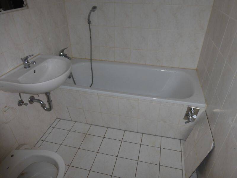 Kleine eigene ruhige Wohnung – Nähe Thüringenpark Ruhige Wohnungseigentumsanlage, 99091 Erfurt (Berliner Platz Gispersleben Moskauer Platz Roter Berg)