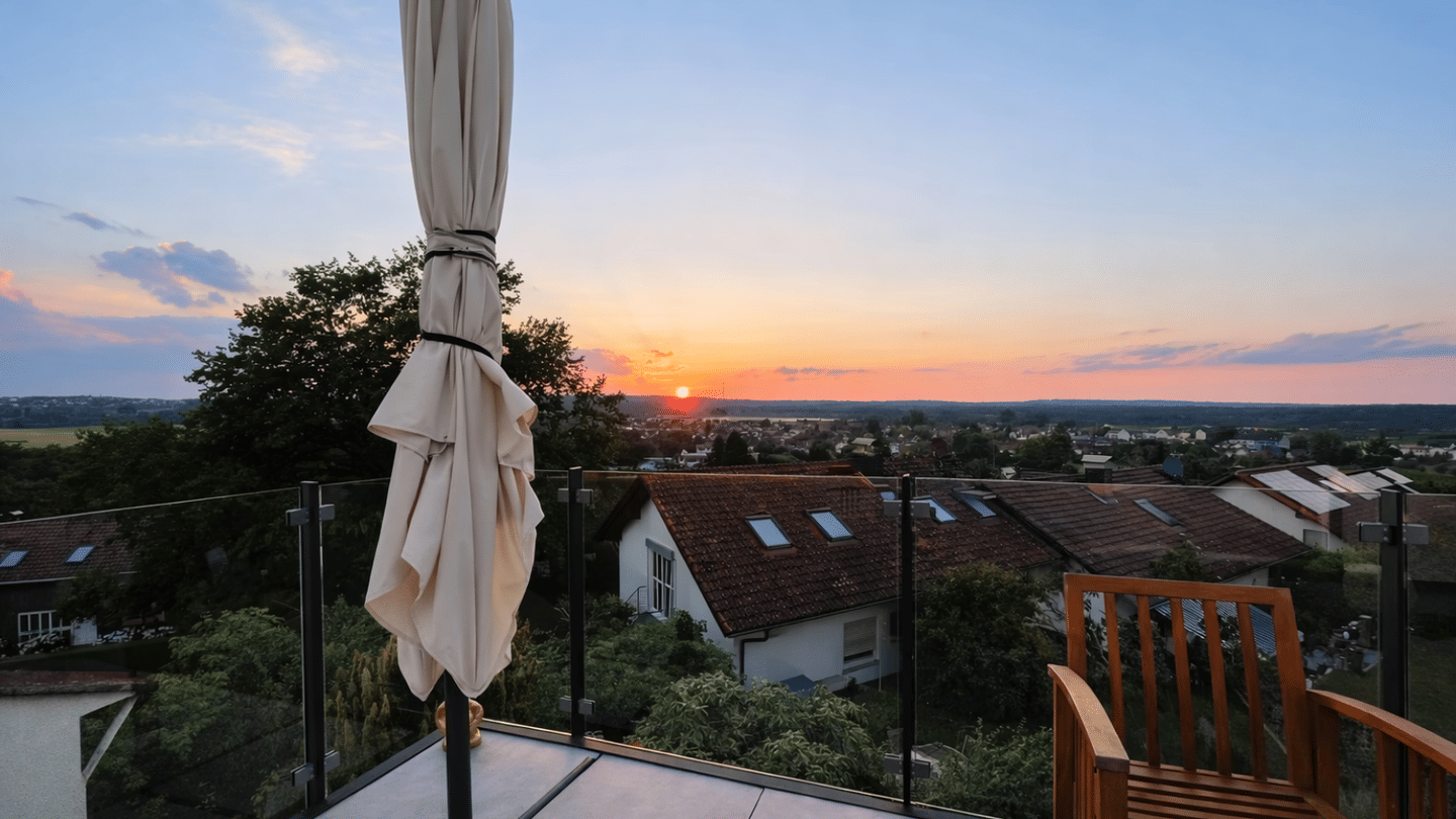 Moderne Doppelhaushälfte in Roßdorf: Lichtdurchflutetes Familienidyll, 64380 Roßdorf