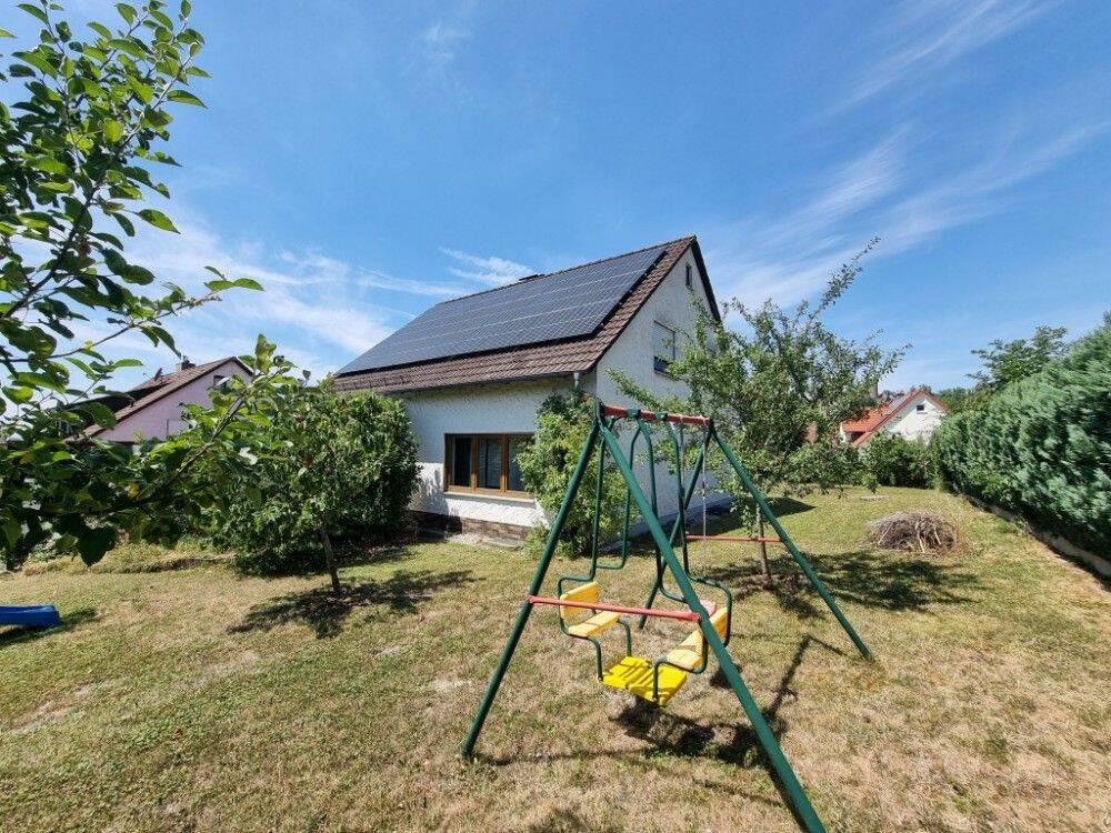 Modernisiertes Einfamilienhaus mit großem Grundstück, Doppelgarage und Burgblick …, 91598 Colmberg