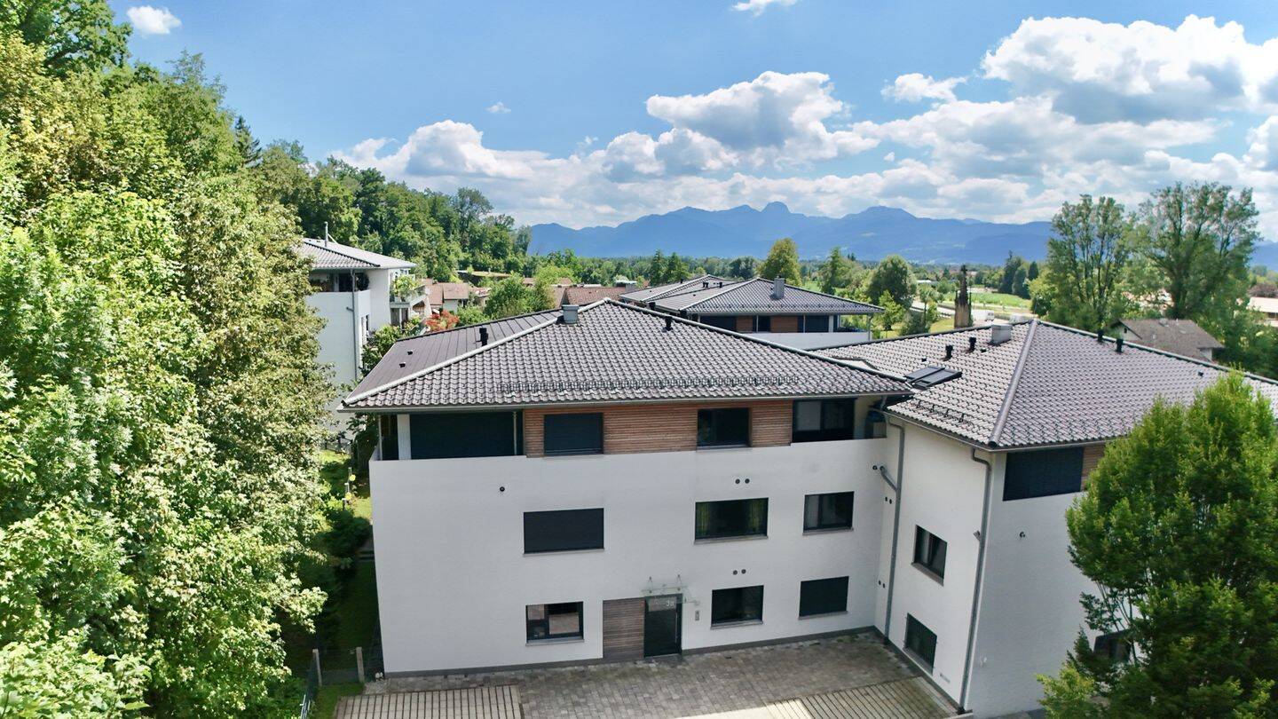 Hochwertige 2-Zimmer-Erdgeschosswohnung mit Garten und Tiefgaragenstellplatz!, 83043 Bad Aibling
