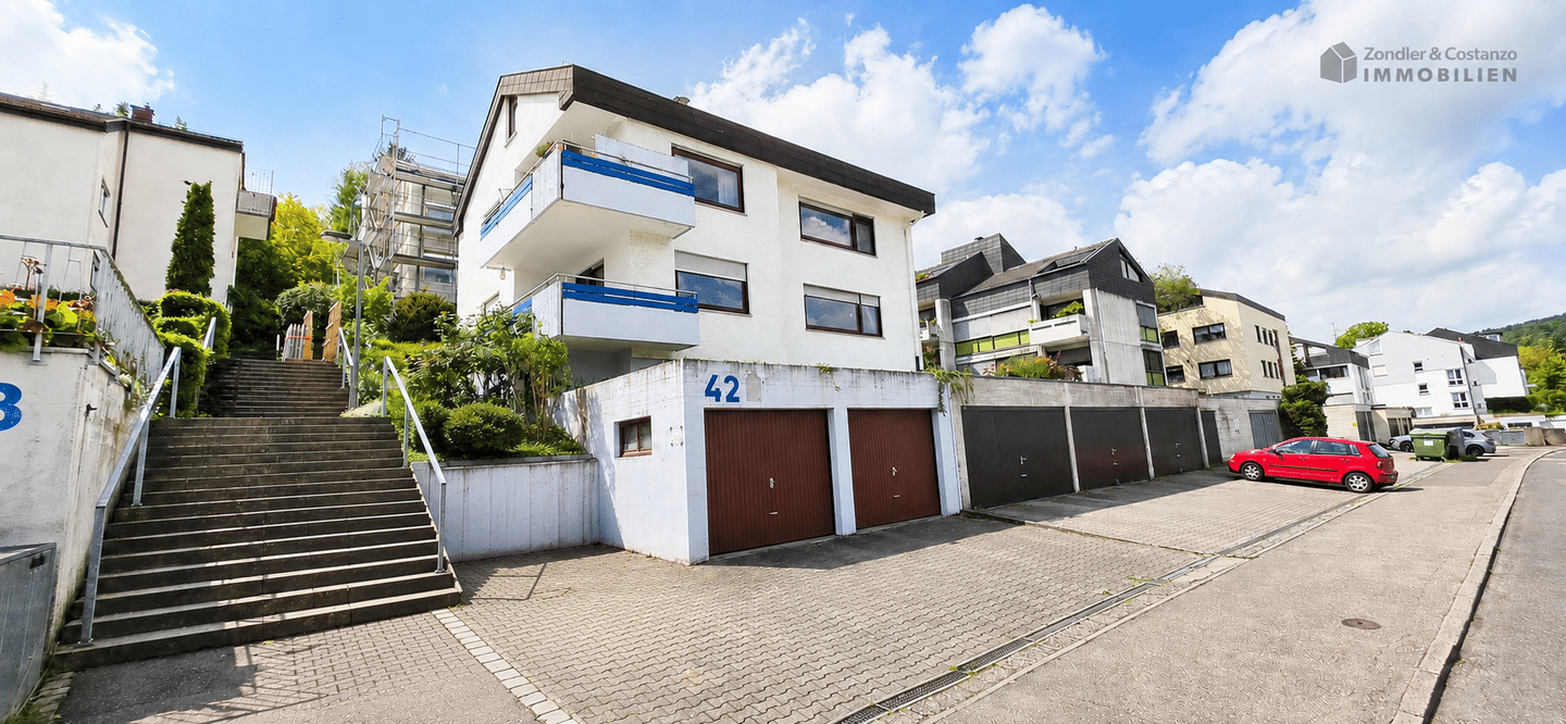 Zuhause zum Wohlfühlen: Schöne, gepflegte 3-Zimmerwohnung mit EBK, Balkon, Garage, 70329 Stuttgart (Hedelfingen Obertürkheim Rohracker Uhlbach)