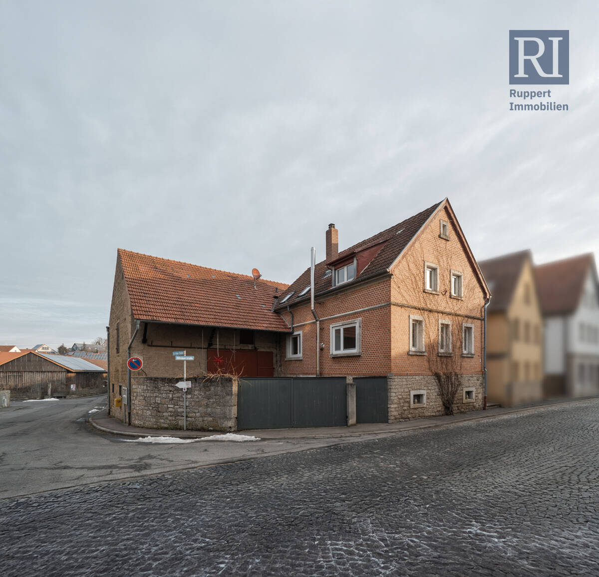 Modernisiertes Einfamilienhaus mit großzügiger Scheune (nähe Giebelstadt), 97232 Giebelstadt