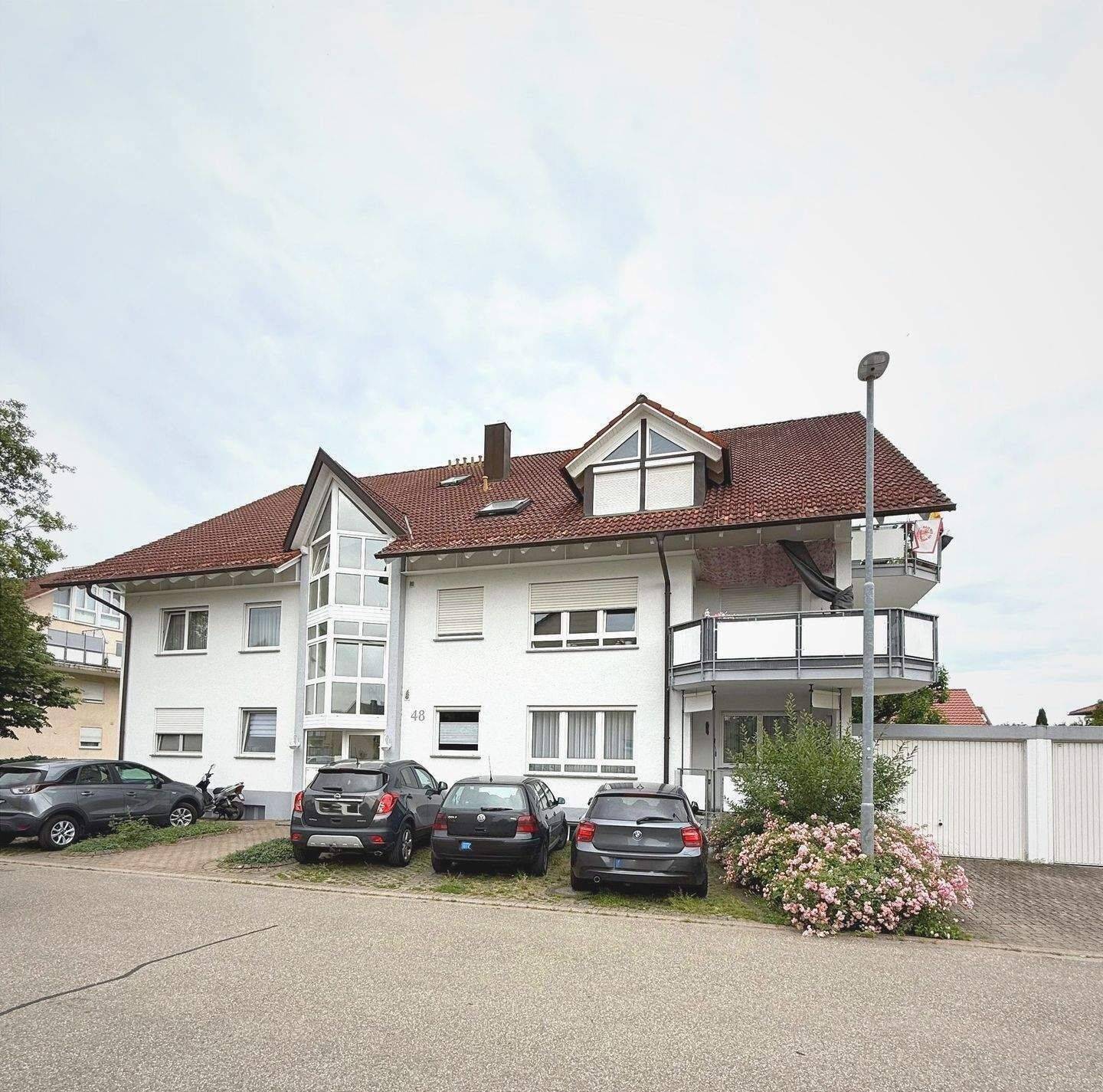 Zwei Zimmer Eigentumswohnung mit tw. überdachtem großen Balkon., 77955 Ettenheim