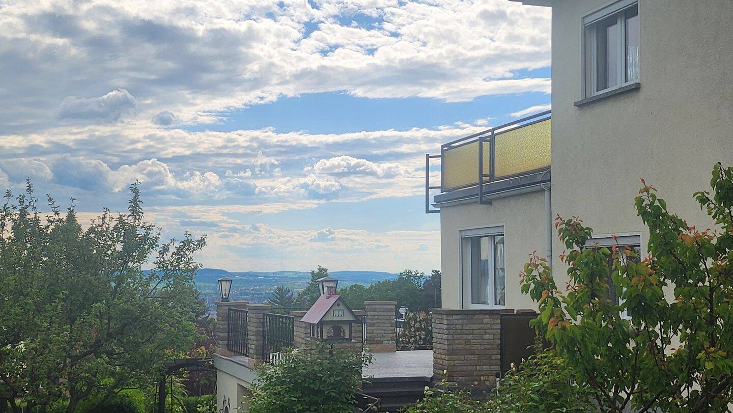 Rarität in Dresden-Oberwachwitz – Außergewöhnliche Oase mit Weitblick zu verkaufen !, 1326 Dresden