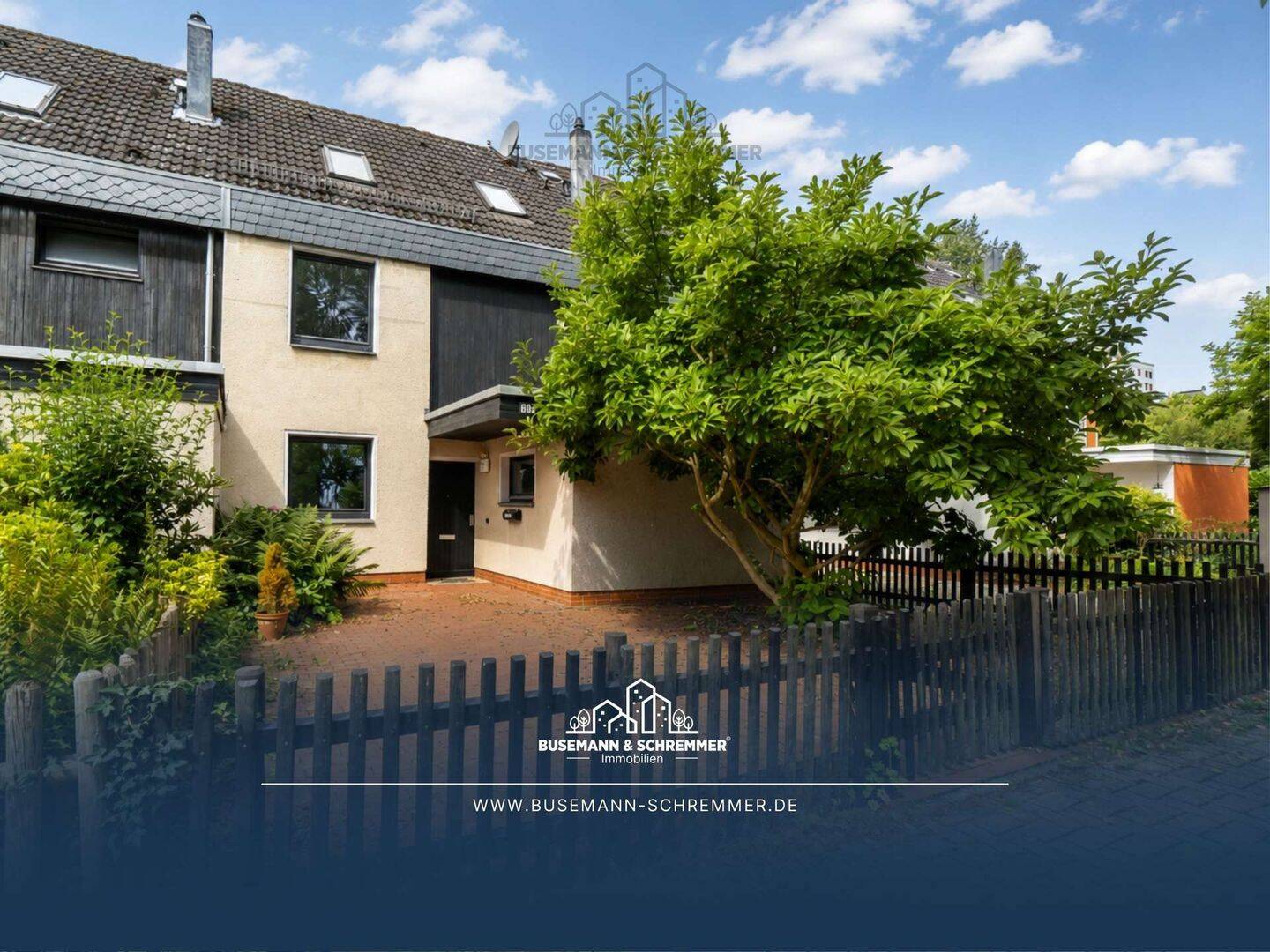 Familienfreundliches Reihenmittelhaus mit ausgebautem Dachgeschoss und großem Platzangebot, 31535 Neustadt am Rübenberge