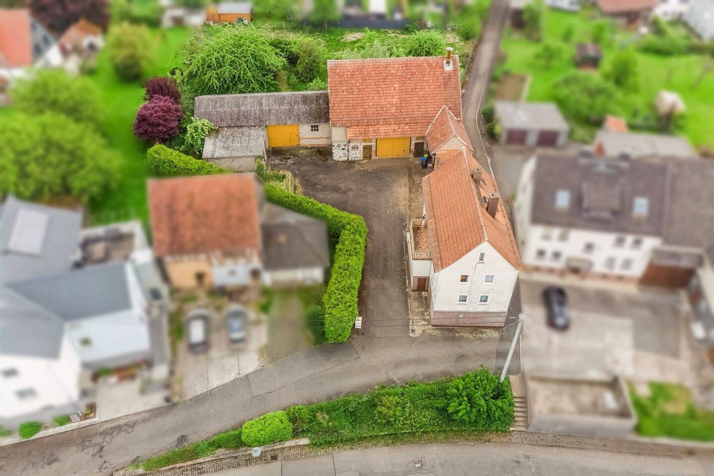 Großzügige Hofreite mit Scheune und Nebengebäuden in Grünberg-Lehnheim!, 35305 Grünberg