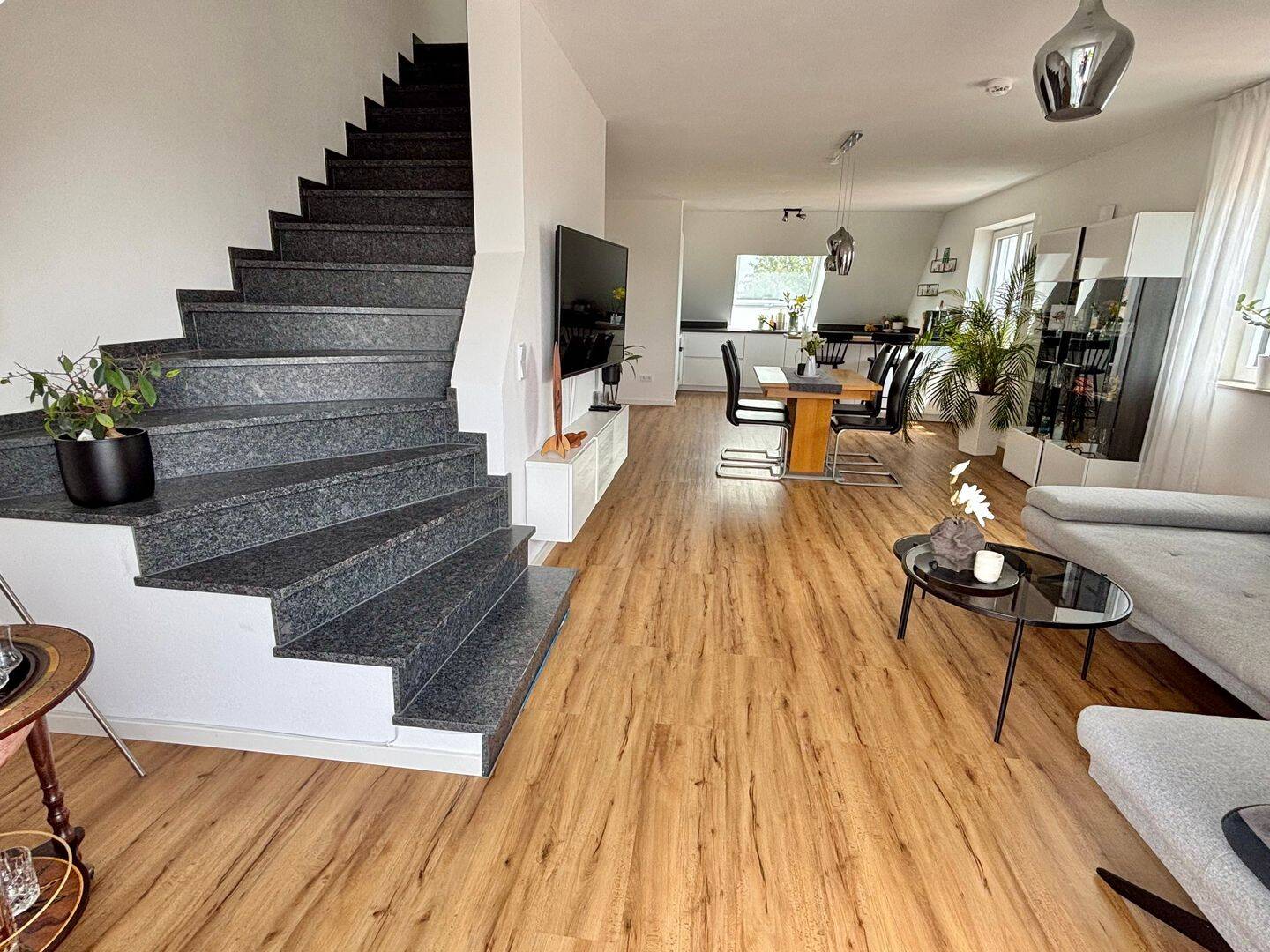 Hochwertige Maisonettewohnung auf Zeit (Januar – August 2027) in Mertingen, möbliert, 86690 Mertingen