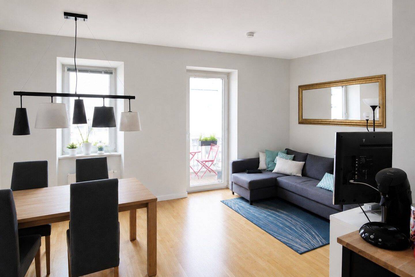Gepflegt 2-Zimmer-Wohnung mit Balkon in Schwabing-Freimann, 80805 München (Schwabing-Freimann)