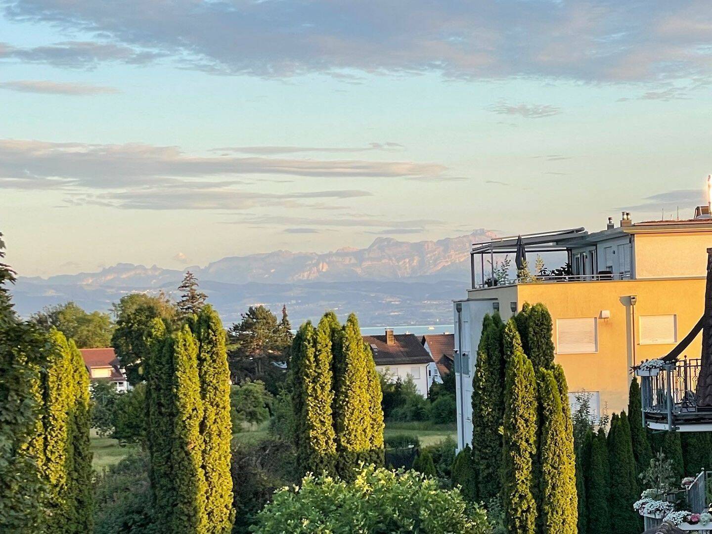 Helle 3,5-Zimmer-Wohnung mit Aufzug, See- und Alpenblick – Klinikum fußläufig zu erreichen, 88048 Friedrichshafen