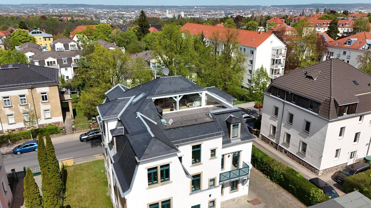 Wohnen mit Charakter: Hochwertige Maisonette mit Designer-Küche und privater Dachterrasse, 1189 Dresden (Coschütz/Gittersee Kleinpestitz/Mockritz Naußlitz Plauen Räcknitz/Zschertnitz)