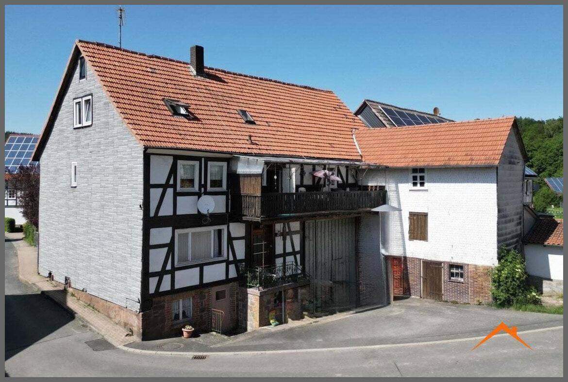 Charmantes Wohnhaus mit Nebengebäude, 34593 Knüllwald